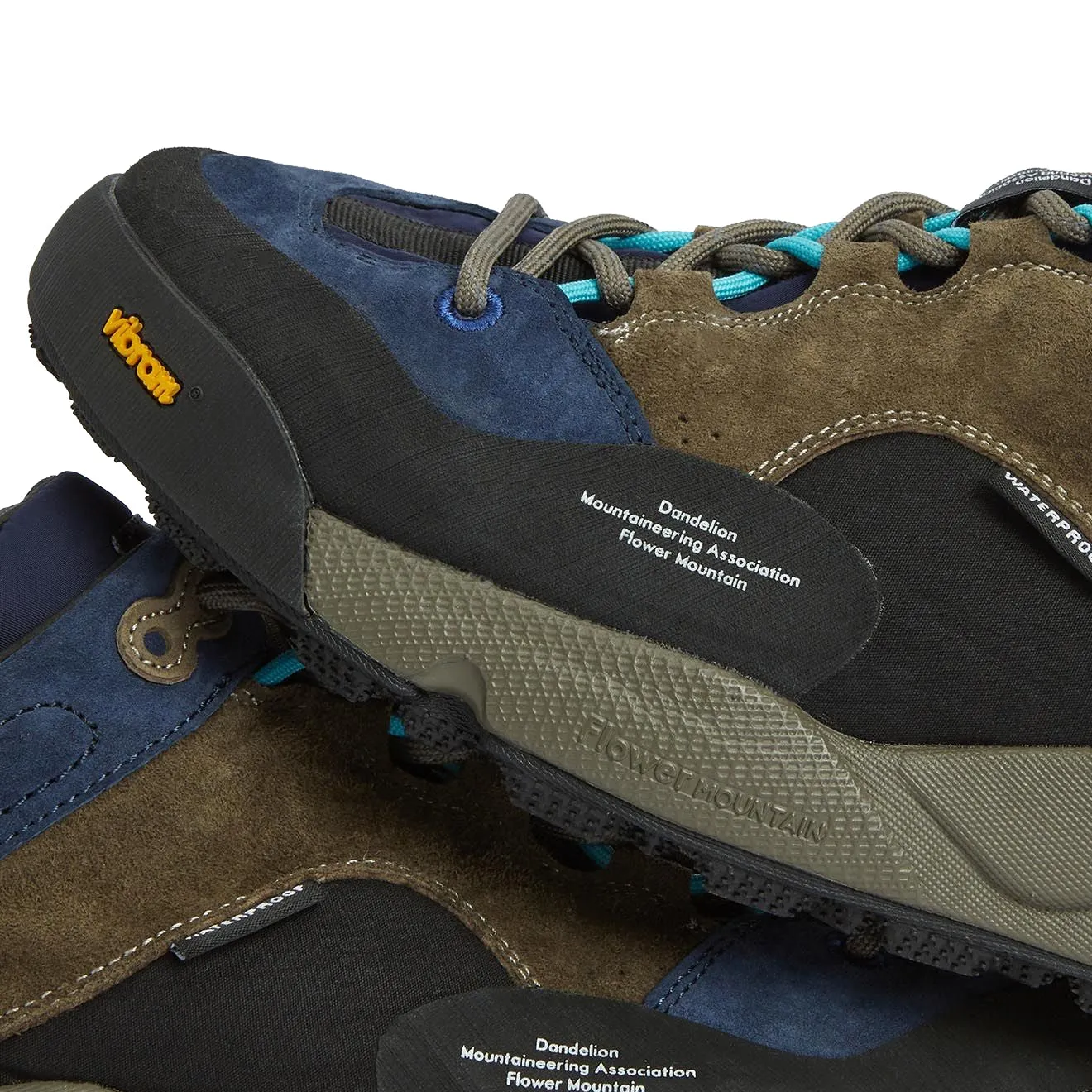 Barbour x Flower Mountain Mountain Back Country Trainer Marineblau / Oliv