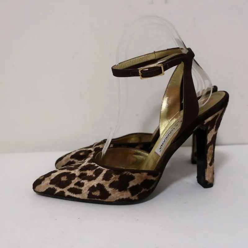 Dolce & Gabbana Pumps mit Knöchelriemen Leopardenmuster Samt Größe 38 Spitze Absatz