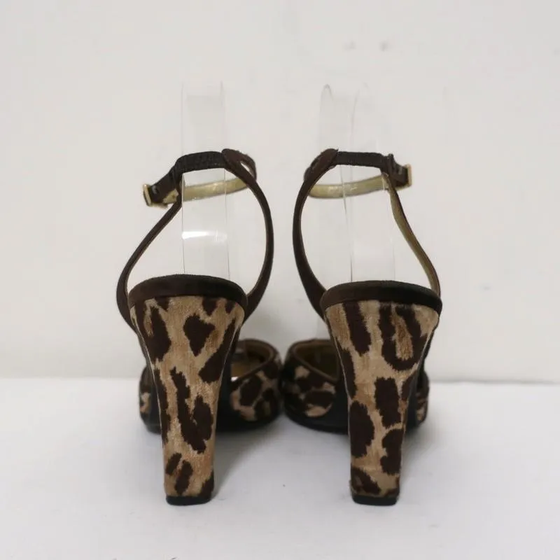 Dolce & Gabbana Pumps mit Knöchelriemen Leopardenmuster Samt Größe 38 Spitze Absatz