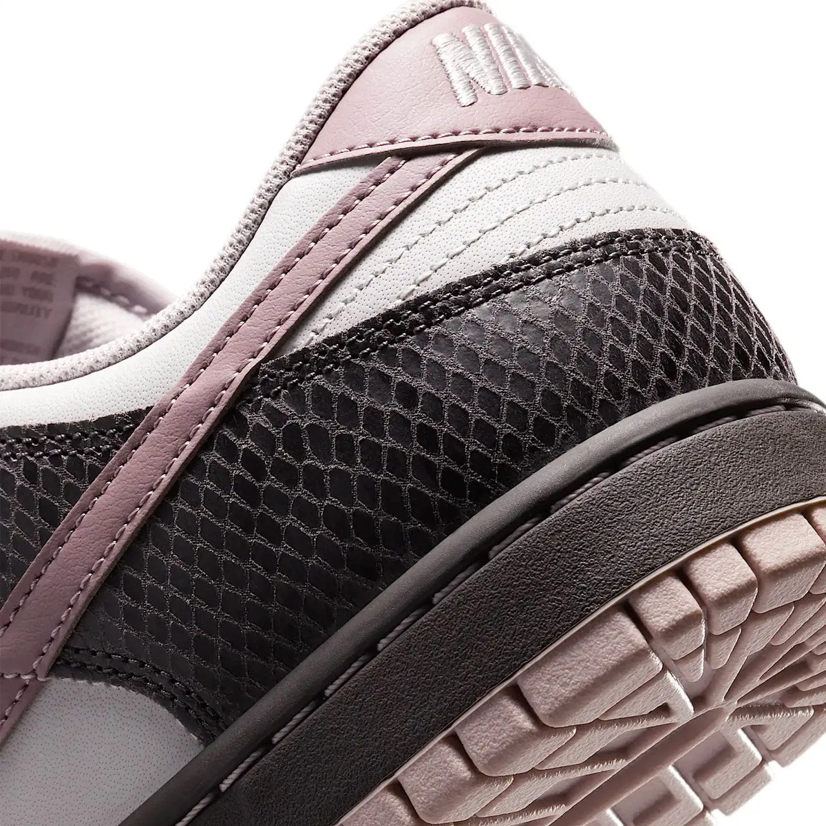 Dunk Low SE 'Schlangenhaut Mittelgrau'