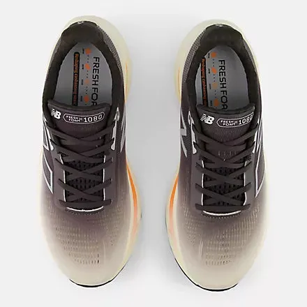 New Balance Herren Fresh Foam X 1080v14 Sneaker in Schwarz-Zement mit Angora und Heißem Mango