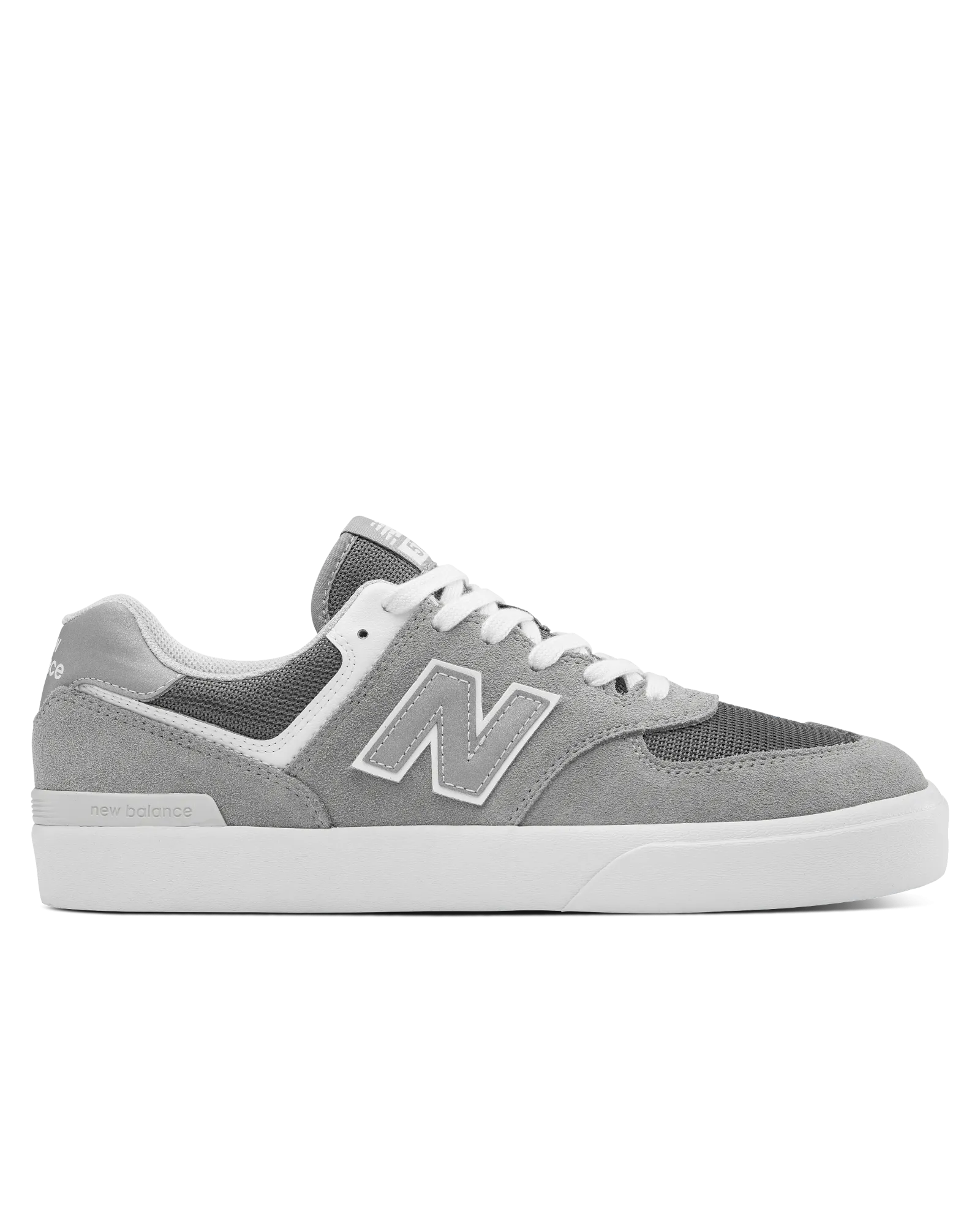 New Balance Sneakers Numeric 574 Vulkanisierte Schuhe in Grau & Weiß