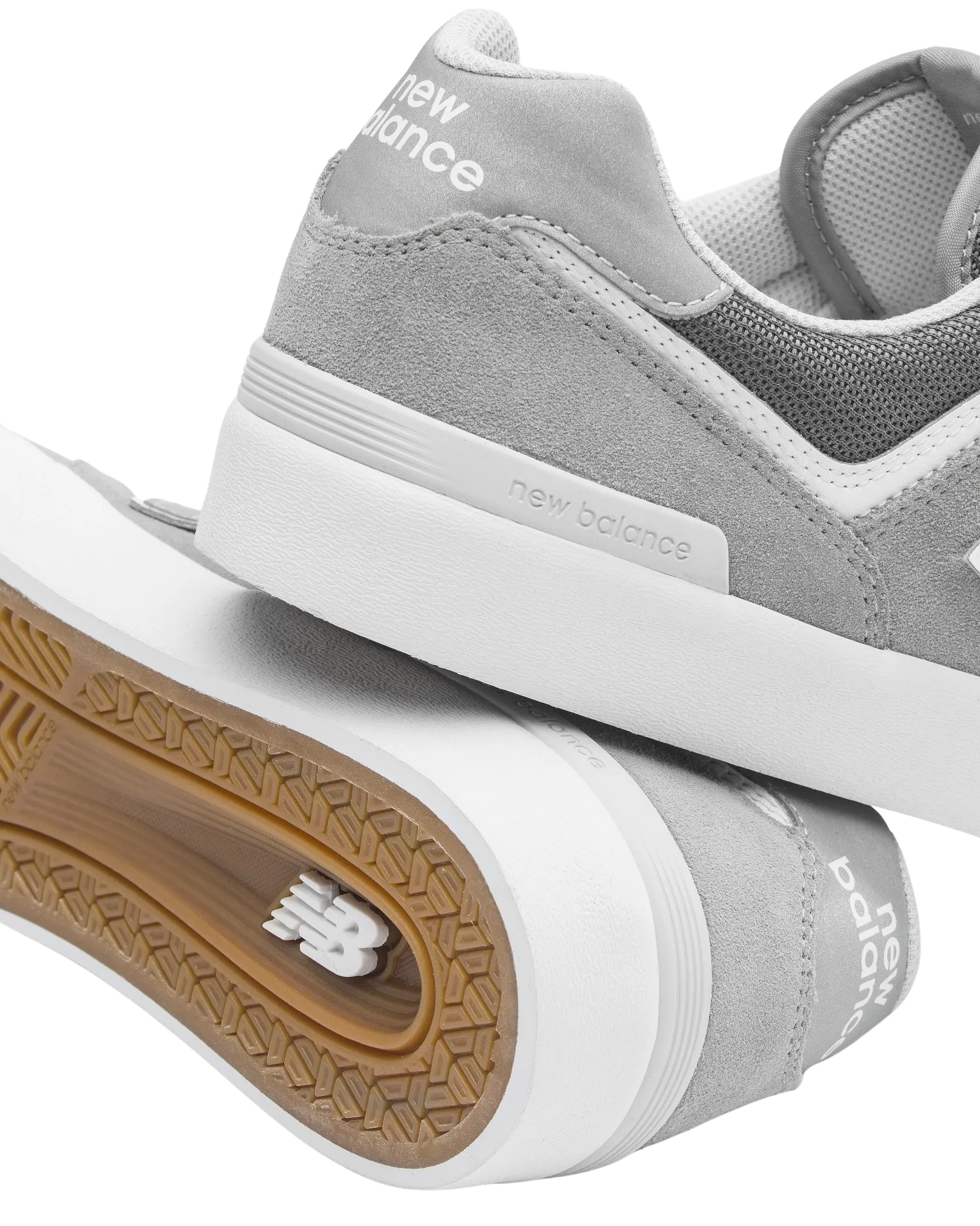 New Balance Sneakers Numeric 574 Vulkanisierte Schuhe in Grau & Weiß