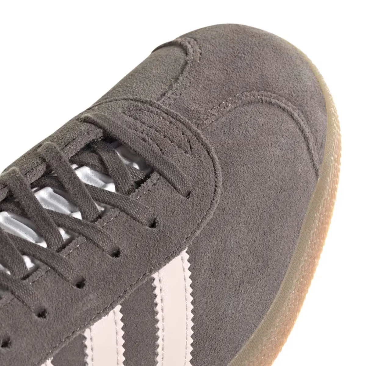   Real Madrid Gazelle 'Kohlefarbener Kitt Mauve'