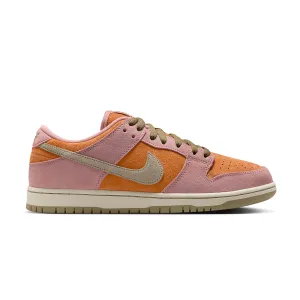 SB Dunk Low 'Roter Sternenstaub'