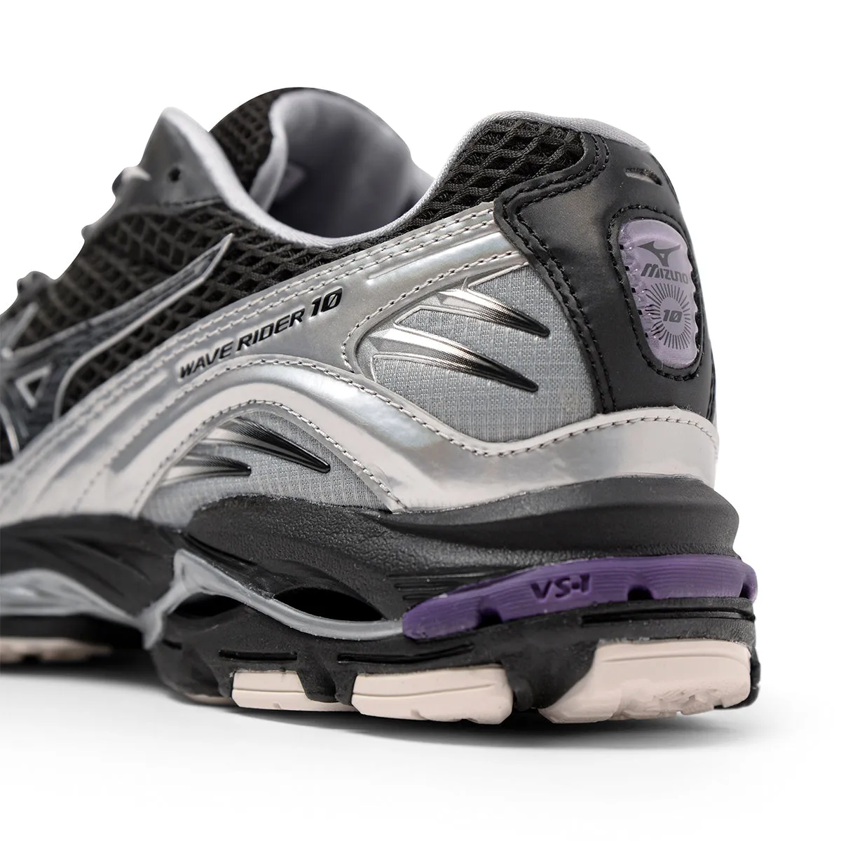 Wave Rider 10 'Schwarzer Sand Lila Dunst'