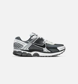 Zoom Vomero 5 Herren Lifestyle-Schuh in Schwarz und Metallicsilber - Schwarz/Silber