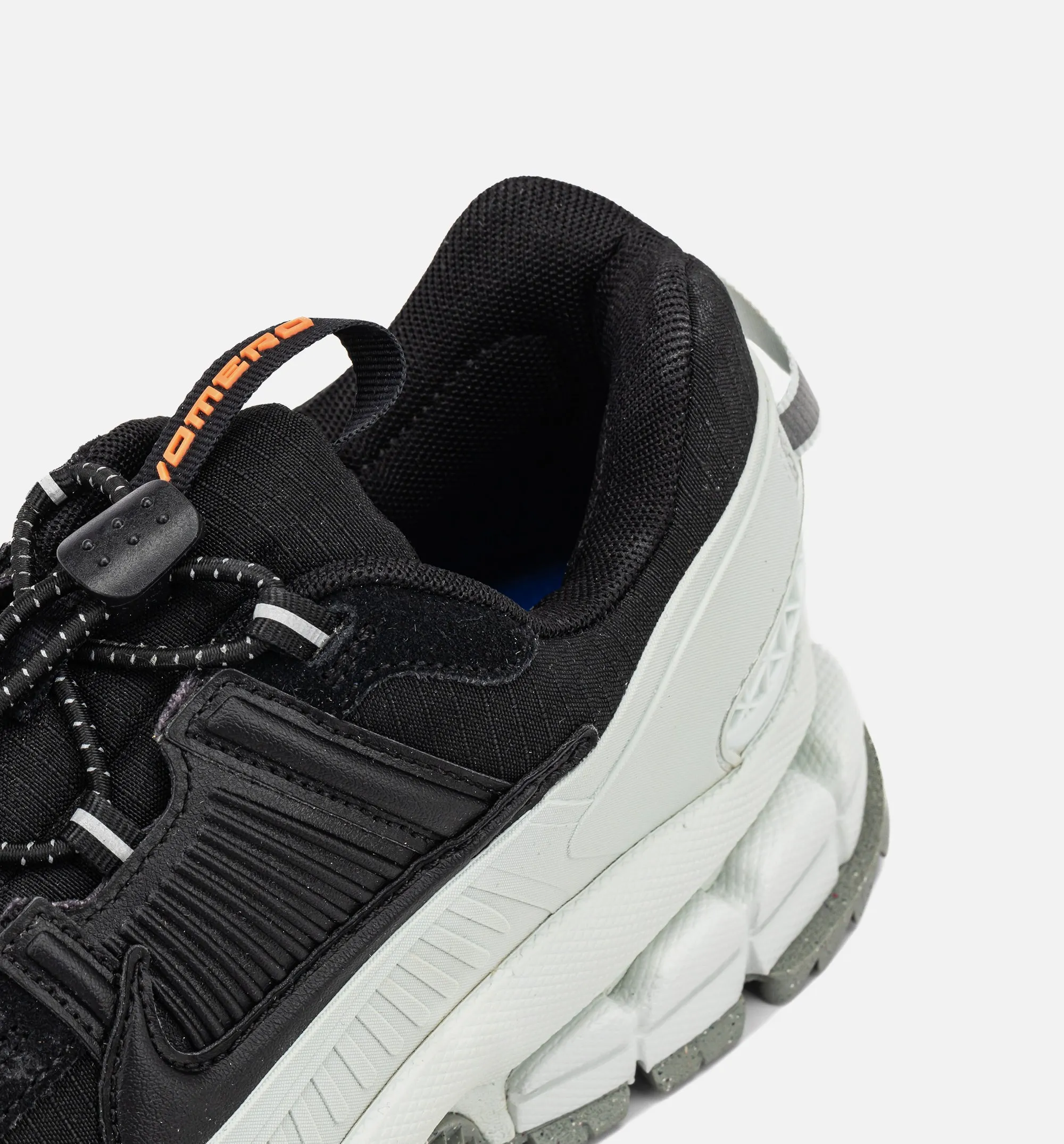 Zoom Vomero Roam Winterisierter Lifestyle-Herrenschuh - Schwarz/Hellgrau/Jade Horizon/Hyper Crimson